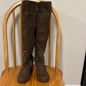 Women’s brown boots, size 7